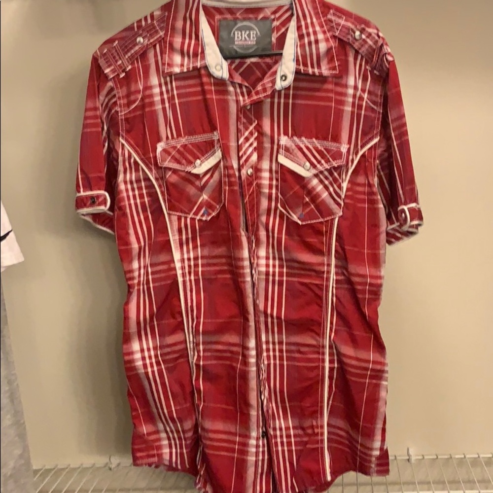 Men’s Buckle button up.